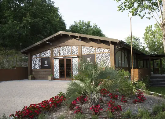 Auf Klassenfahrt mit HEROLÉ: Supermarkt in der Ferienanlage Firenze Certosa Camping