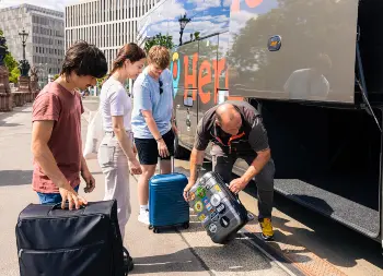 Busfahrt Auf Klassenfahrt mit HEROLÉ: Mit dem HEROLÉ Bus sicher zum nächsten Ziel