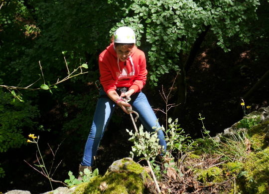Fränkische Schweiz - Abseilen Felswand Klassenfahrten Fränkische Schweiz - Abseilen an der Felswand