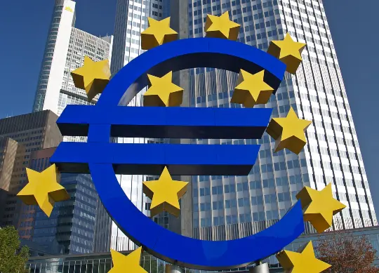 Europäische Zentralbank in Frankfurt Auf Klassenfahrt mit HEROLÉ: Europäische Zentralbank in Frankfurt.