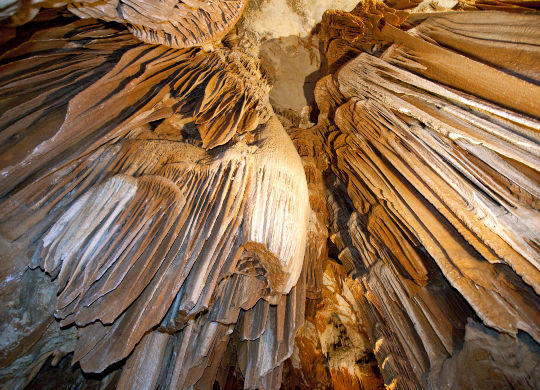 Klassenfahrten Ardèche - Grotte de la Madeleine Klassenfahrten Ardèche - Stalagtiten in der Grotte de la Madeleine