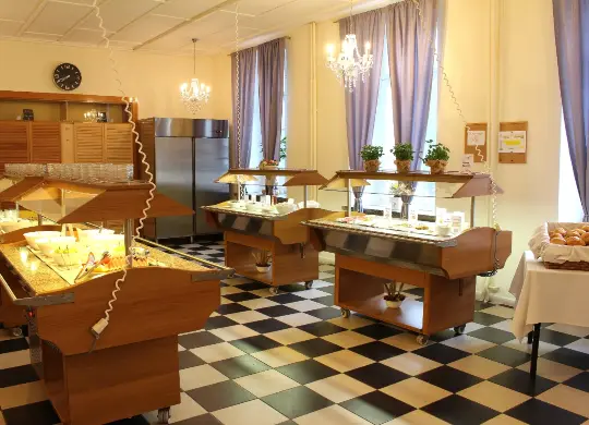 Auf Klassenfahrt mit HEROLÉ: Frühstücksbuffet im Ferienschloss Gadow