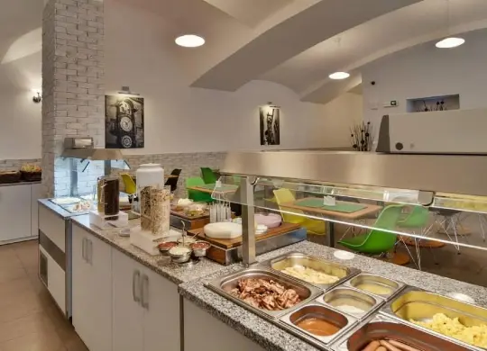 Auf Klassenfahrt mit HEROLÉ: Frühstücksbuffet im Hotel Adeba in Prag