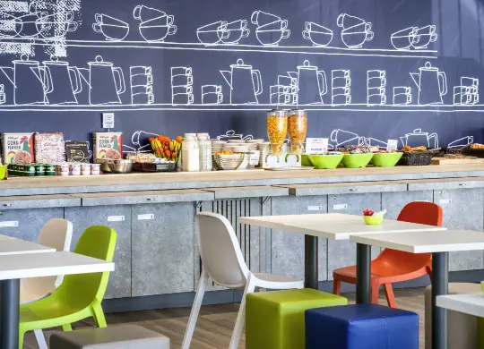 Auf Klassenfahrt mit HEROLÉ:Frühstücksbuffet im ibis Budget in Nizza