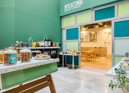 Auf Klassenfahrt mit HEROLÉ: Frühstücksbuffet im Latroupe Grand Place Hostel in Brüssel