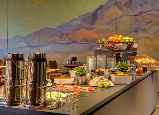 Auf Klassenfahrt mit HEROLÉ: Frühstücksbuffet im Meininger Hotel Amsterdam