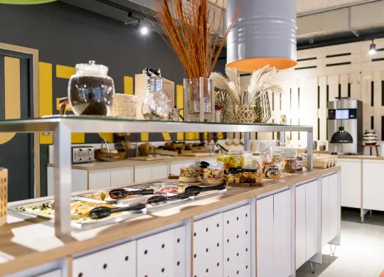 Auf Klassenfahrt mit HEROLÉ: Frühstücksbuffet im Meininger Hotel in Bordeaux