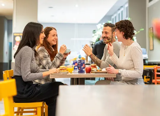 Auf Klassenfahrt mit HEROLÉ: Für Verpflegung ist gesorgt im a&o Hostel in Florenz
