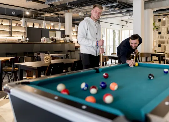 Auf Klassenfahrt mit HEROLÉ: Gamezone im Meininger Hotel in Bordeaux