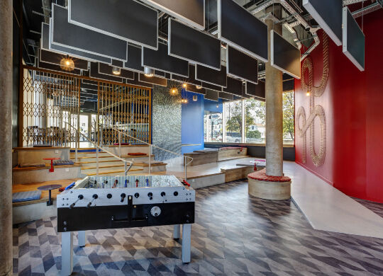 Auf Klassenfahrt mit HEROLÉ: Gamezone im MEININGER Hotel in Paris