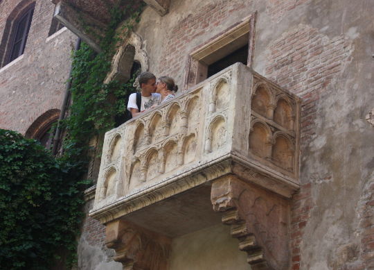 Balkon in Verona am Gardasee  Auf Klassenfahrt mit HEROLÉ: Balkon in Verona am Gardasee.