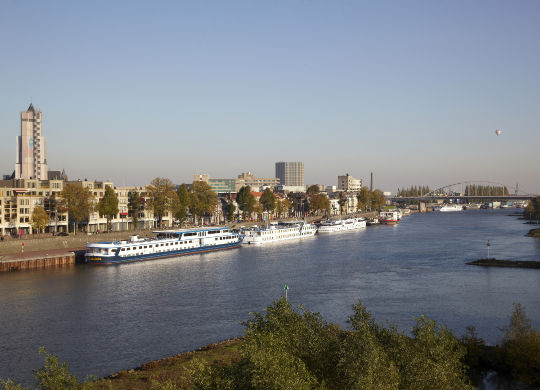 Gelderland: Arnhem Auf Klassenfahrt mit HEROLÉ: Gelderland - Stadtansicht von Arnhem