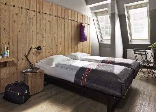 Auf Klassenfahrt mit HEROLÉ: Doppelzimmer im Generator Hostel Berlin Mitte