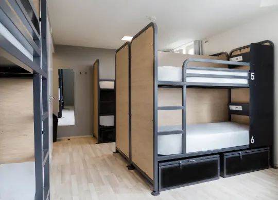 Auf Klassenfahrt mit HEROLÉ: Generator - moderne Mehrbettzimmer in Hamburg