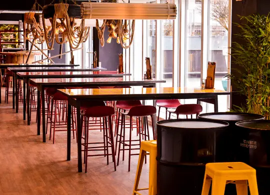 Generator Hostel Kopenhagen Auf Klassenfahrt mit HEROLÉ: Dining Area im Generator Hostel Kopenhagen