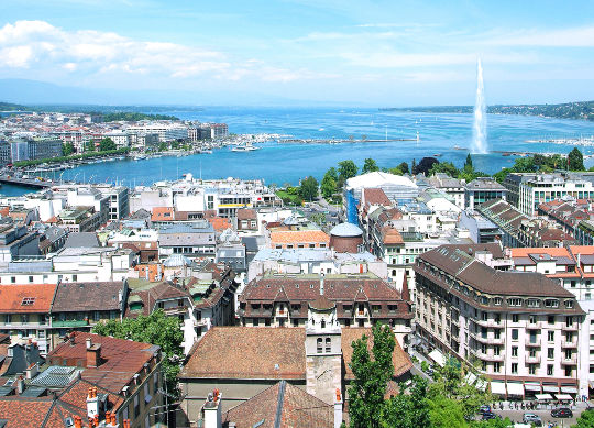 Blick auf Genf und den Jet d'Eau Auf Klassenfahrt mit HEROLÉ: Blick auf Genf und den Jet d'Eau.