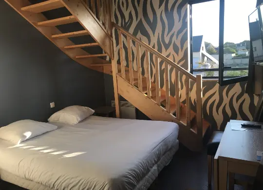 Gold Beach Hotel in der Normandie Auf Klassenfahrt mit HEROLÉ: Ein Zimmer im Gold Beach Hotel in der Normandie