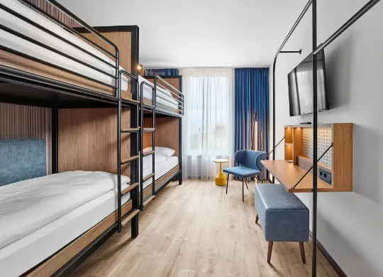 H2 Hotel Erfurt Auf Klassenfahrt mit HEROLÉ: 4-Bett-Zimmer im H2 Hotel Erfurt