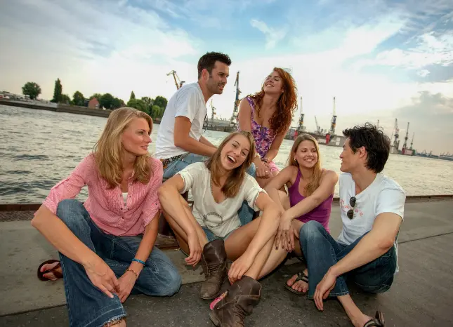 Jugendliche in Hamburg  Auf Klassenfahrt mit HEROLÉ: Jugendliche in Hamburg.