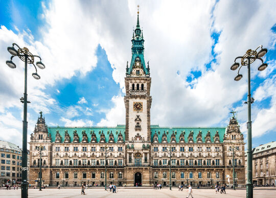 Auf Klassenfahrt mit HEROLÉ: Rathaus in Hamburg.