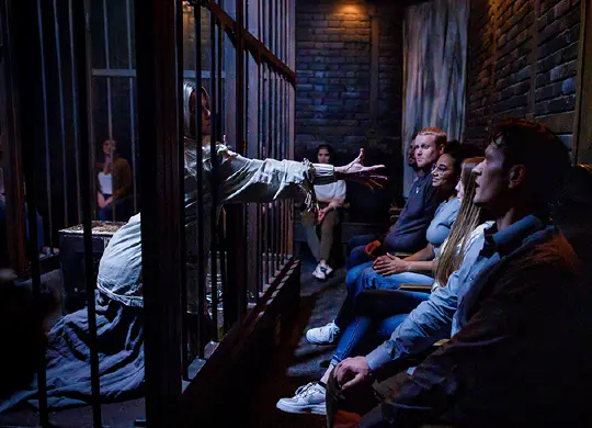 Auf Klassenfahrt mit HEROLÉ: Zu Besuch im Hamburg Dungeon - der gruseligen Show-Attraktion in Hamburg