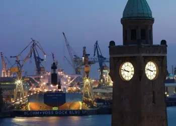 Auf Klassenfahrt mit HEROL&Eacute;: Landungsbr&uuml;cken in Hamburg.