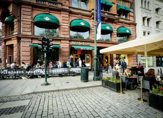 Hard Rock Café in Oslo Auf Klassenfahrt mit HEROLÉ: Hard Rock Café in Oslo.