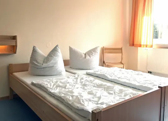 Auf Klassenfahrt mit HEROLÉ: Zimmer für die Begleiter in der JH Schierke Harz