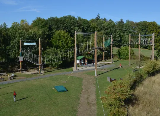Auf Klassenfahrt mit HEROLÉ: Hochseilgarten in der Jugendbildungsstätte Volkersberg / Rhön
