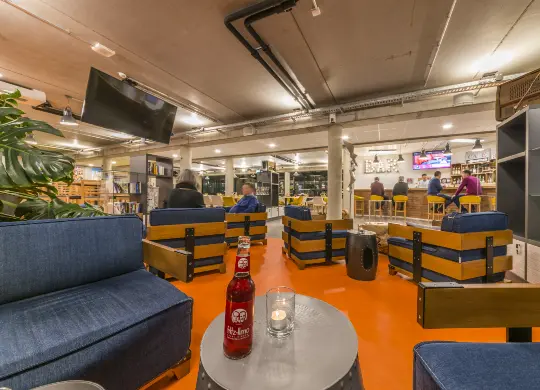 Auf Klassenfahrt mit HEROLÉ: Aufenthaltsraum Hostel Art & Style Singen