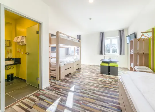 Auf Klassenfahrt mit HEROLÉ: Mehrbettzimmer Hostel Art & Style Singen