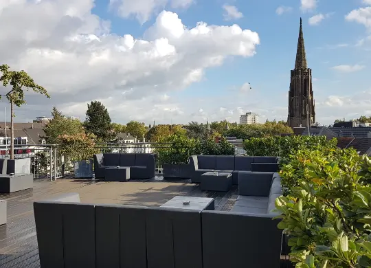 Auf Klassenfahrt mit HEROLÉ: Herrlicher Blick von der Dachterrasse des Hostel Köln