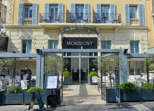Auf Klassenfahrt mit HEROLÉ: Willkommen im Hotel&App. Monsigny in Nizza an der Côte d'Azur