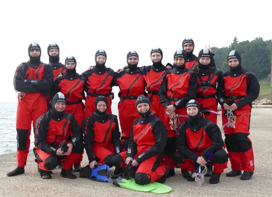 Auf Klassenfahrt mit HEROLÉ: Stolze Teilnehmer beim Projekt Wintermeer