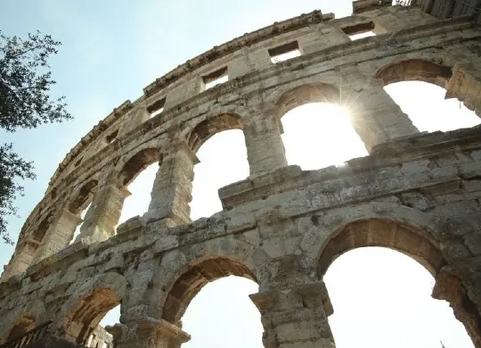 Auf Klassenfahrt mit HEROLÉ: Arena Pula in Istrien.