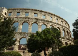 Auf Klassenfahrt mit HEROLÉ: Arena von Pula in Istrien.