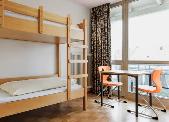 Auf Klassenfahrt mit HEROLÉ: Zweitbettzimmer (tlw. mit Etagenbett) in der JH Lindau am Bodensee
