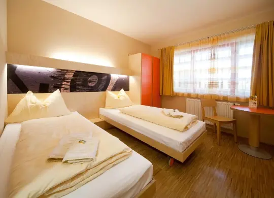 Auf Klassenfahrt mit HEROLÉ: 2-Bett-Zimmer im JUFA Hotel Leibnitz bei Graz/Österreich