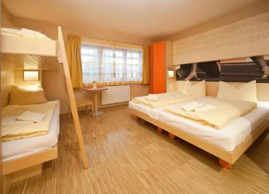 Auf Klassenfahrt mit HEROLÉ: 4-Bett-Zimmer im JUFA Hotel Leibnitz bei Graz/Österreich
