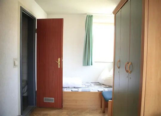 Auf Klassenfahrt mit HEROLÉ: Mehrbettzimmer in der DJH Maxim Gorki in Weimar