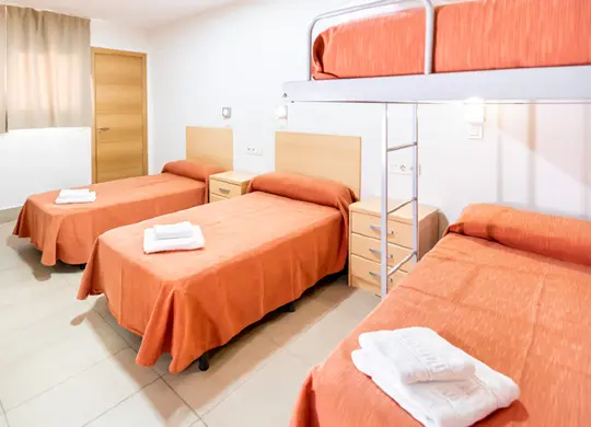 Auf Klassenfahrt mit HEROLÉ: 4-Bett-Zimmer in der Jugendherberge Sevilla
