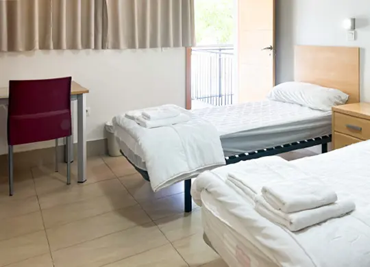 Auf Klassenfahrt mit HEROLÉ: Zimmer für Begleitpersonen in der Jugendherberge Sevilla