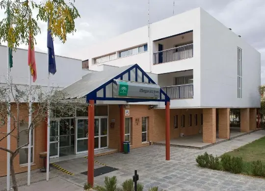 Auf Klassenfahrt mit HEROLÉ: Außenansicht der Jugendherberge Sevilla