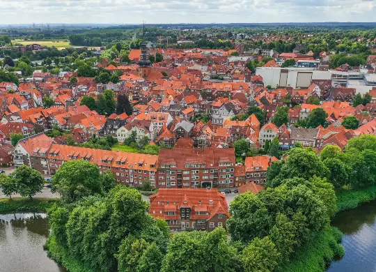 Jugendherberge Stade an der Nordsee Auf Klassenfahrt mit HEROLÉ: Vogelperspektive der Jugendherberge Stade an der Nordsee