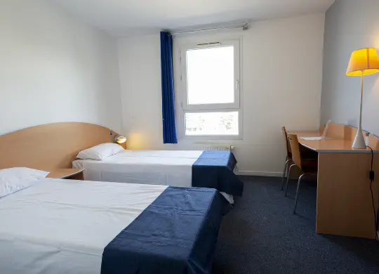 Auf Klassenfahrt mit HEROLÉ: 2-Bett-Zimmer im Jugendzentrum CISL in Lyon