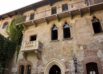 Klassenfahrten Venetien - Julias Haus in Verona Blick auf Balkon aus "Romeo & Julia" - Julias Haus in Verona