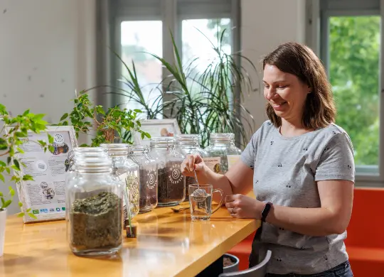Die HEROL&Eacute;-Teek&uuml;chen sind alle mit den nachhaltigen Tees und Kafees von KarmaKollektiv aus Berlin ausgestattet.