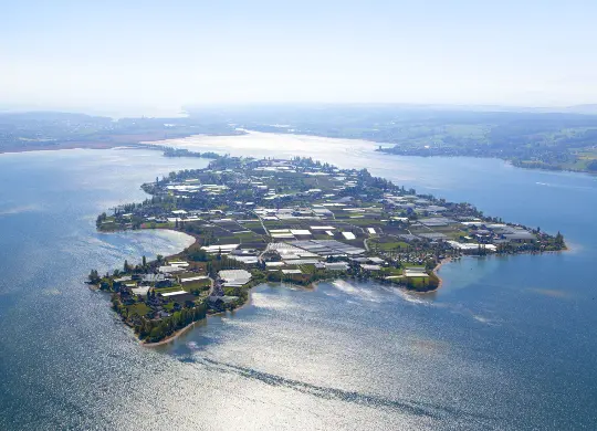 Auf Klassenfahrt mit HEROLÉ: Besuchen Sie auf Ihrer Reise auch die kleine Insel Reichenau am Bodensee