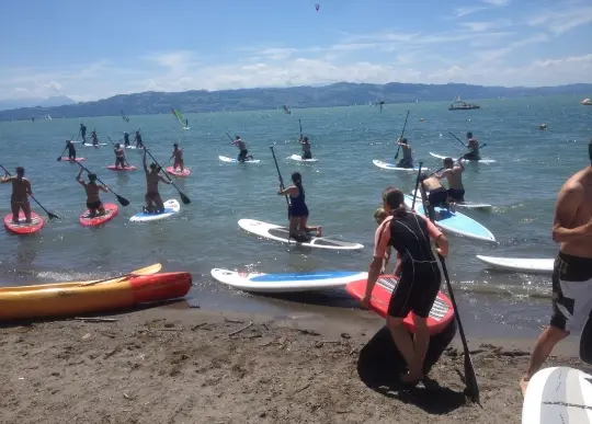 Auf Klassenfahrt mit HEROL&Eacute;: Stand Up Paddeling in Wasserburg am Bodensee.