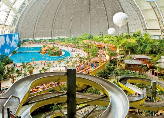 Auf Klassenfahrt mit HEROLÉ: Tropical Islands in Berlin.